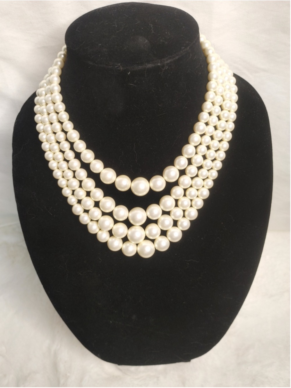 Vintage Women's Unbranded White Faux Pearl 4 Strand Statement Necklace